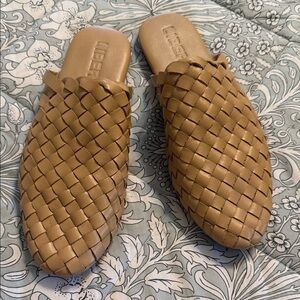 Woven Mule Slides - Tan